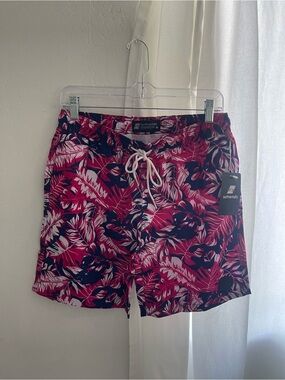 Surf-Friendly Red Palm Print Men’s Swim Trunks